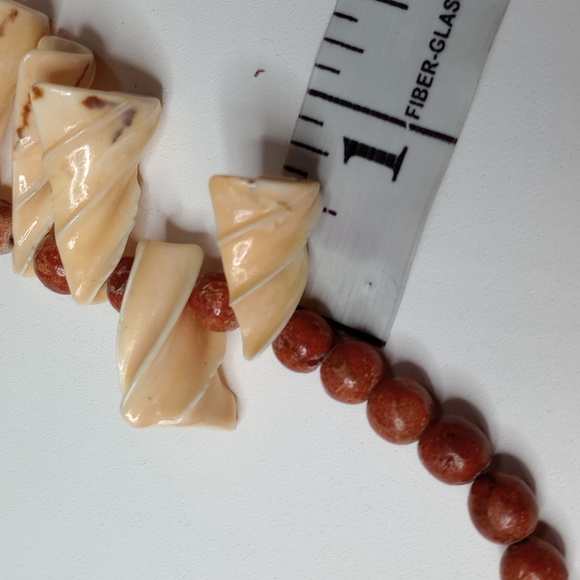 Vintage Unquie Shell and Coral Bead Necklace - Picture 13 of 14